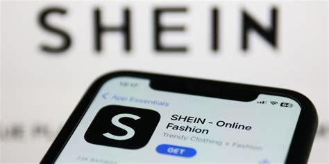 does hypebeast sell fake shoes